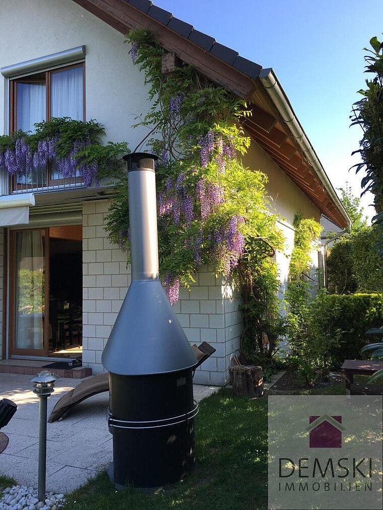 Terrasse mit Kamin